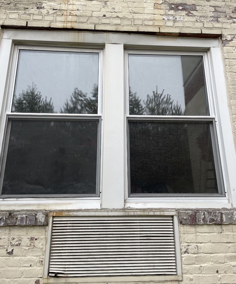 Needs a window replacement
